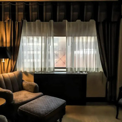 Blakely New York Hotel 4* Улучшенный номер с двуспальной кроватью фото 3