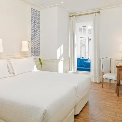 Отель H10 Duque de Loulé 4* Люкс с различными типами кроватей фото 4