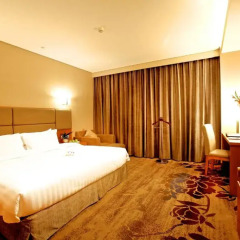 Отель Ramada by Wyndham Beijing Airport 4* Улучшенный номер с 2 отдельными кроватями фото 2