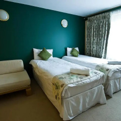 DeSalis Hotel London Stansted 3* Стандартный семейный номер с различными типами кроватей фото 4