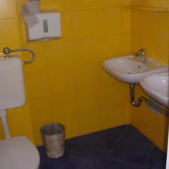 Ravnice Youth Hostel ванная