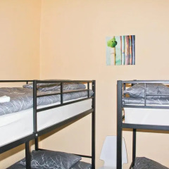 Апартаменты AHOSTEL балкон