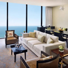Mövenpick Hotel Colombo 5* Представительский люкс с различными типами кроватей