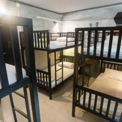 Beehive Phuket Old Town - Hostel Стандартный семейный номер двухъярусная кровать фото 7