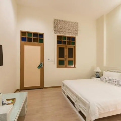 O'nya Phuket Hotel 3* Улучшенный номер с двуспальной кроватью фото 3