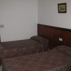Отель Hostal Linar Стандартный номер с различными типами кроватей фото 3