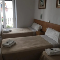 Отель Hostal Residencia Lido Стандартный номер с различными типами кроватей фото 3