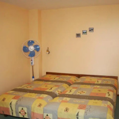 Отель Regina's Guesthouse Стандартный номер фото 12