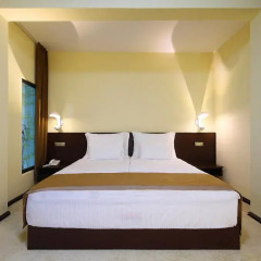 Hotel Nadezda 4* Улучшенный номер с двуспальной кроватью фото 5
