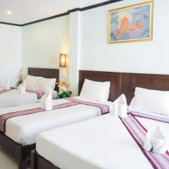 Отель Patong Moon Inn Guesthouse 3* Стандартный семейный номер разные типы кроватей фото 9