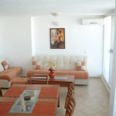 Апартаменты Tomi Family Apartments Солнечный берег комната для гостей фото 2