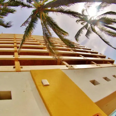 Отель Las Flores Beach Resort