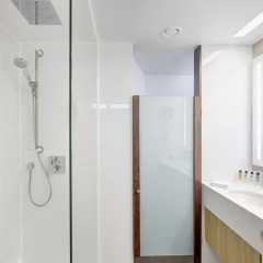 Отель Crowne Plaza Hotel BRUGGE Бельгия, Брюгге - отзывы, цены и фото номеров - забронировать отель Crowne Plaza Hotel BRUGGE онлайн ванная