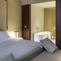 Отель ME Milan Il Duca 5* Номер Aura с различными типами кроватей фото 8