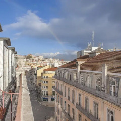 Отель Lisbon Economy Guest Houses Old Town II балкон