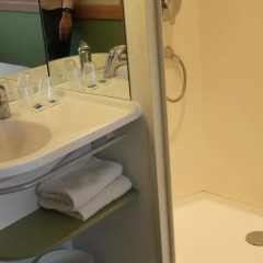 Отель ibis budget Paris Porte d'Orleans Франция, Париж - отзывы, цены и фото номеров - забронировать отель ibis budget Paris Porte d'Orleans онлайн ванная