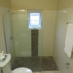 Отель Kingston Paradise Place Guesthouse Люкс с различными типами кроватей фото 33
