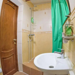 Отель 12 месяцев 3* Номер категории Эконом фото 8