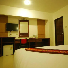 Отель Patong Budget Rooms Номер Делюкс с различными типами кроватей фото 3