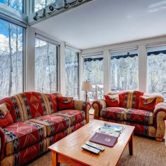 Отель 244 Eastwood Residence интерьер отеля фото 2