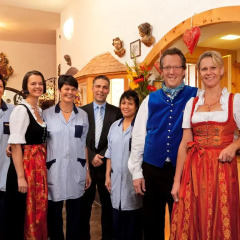 Отель Hahn Hotel Германия, Мюнхен - 3 отзыва об отеле, цены и фото номеров - забронировать отель Hahn Hotel онлайн развлечения