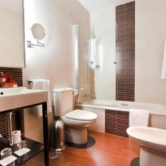 Отель Room Mate Leo 3* Представительский номер с различными типами кроватей фото 4
