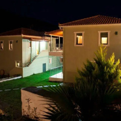 Отель Aselinos Suites 3* Коттедж с различными типами кроватей фото 18