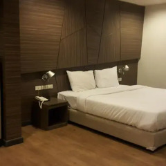 H2 Hotel 3* Номер Делюкс фото 16
