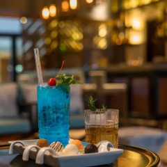 Отель The Seminyak Beach Resort & Spa гостиничный бар