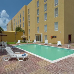 Отель City Express Junior Cancun Мексика, Канкун - отзывы, цены и фото номеров - забронировать отель City Express Junior Cancun онлайн бассейн