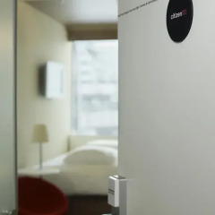 Отель citizenM Schiphol Airport 4* Стандартный номер с двуспальной кроватью фото 11
