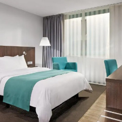 Отель Holiday Inn Düsseldorf - Hafen 4* Стандартный номер с различными типами кроватей