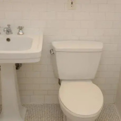 Апартаменты East Broadway Apartment ванная