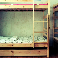 Hostel John Lennon Кровать в общем номере с двухъярусной кроватью фото 4