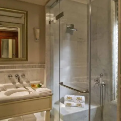 Pera Palace Hotel 5* Угловой номер Greta Garbo с двуспальной кроватью фото 4
