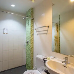 Отель The Chambre 3* Улучшенный номер с 2 отдельными кроватями фото 4