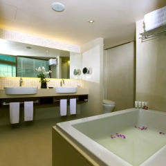 Отель Le Meridien Phuket Beach Resort 4* Люкс повышенной комфортности с различными типами кроватей фото 2
