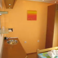 Spirit Hostel and Apartments Стандартный номер с различными типами кроватей (общая ванная комната) фото 9
