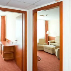 Airport Hotel Budapest 4* Стандартный семейный номер с различными типами кроватей фото 3