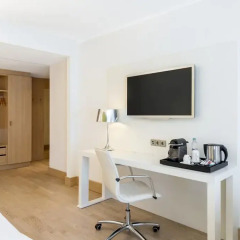 Отель NH Collection Berlin Mitte Am Checkpoint Charlie 4* Люкс с разными типами кроватей фото 6