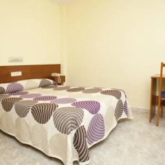 Отель Hostal Roma Испания, Ла-Корунья - отзывы, цены и фото номеров - забронировать отель Hostal Roma онлайн удобства в номере