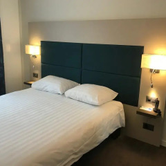 Отель Admiral Hotel Швейцария, Женева - 1 отзыв об отеле, цены и фото номеров - забронировать отель Admiral Hotel онлайн комната для гостей