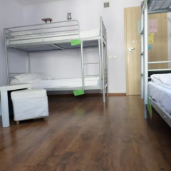 Hostel Krokodyl Варшава сейф в номере