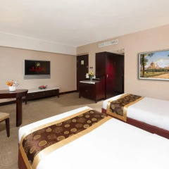 Hotel Beverly Plaza 3* Улучшенный номер с различными типами кроватей