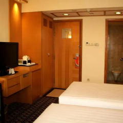 Отель Furama City Centre 4* Улучшенный номер с различными типами кроватей