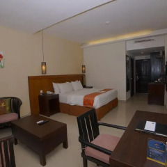 Отель Best Western Resort Kuta 3* Улучшенный номер с различными типами кроватей фото 5