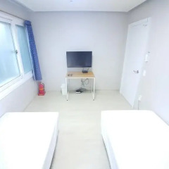 Hause Itaewon - Hostel Стандартный номер с 2 отдельными кроватями (общая ванная комната) фото 2