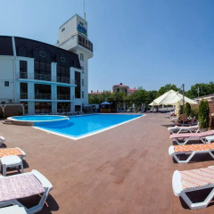 Гостиница Kompass Hotels Cruise Gelendzhik бассейн