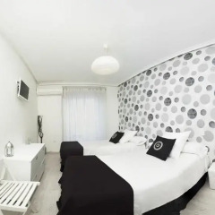Отель Hostal Gala Madrid Стандартный семейный номер с двуспальной кроватью фото 8