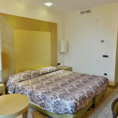 Hotel Tiffany Milano Треццано-суль-Навиглио комната для гостей фото 12